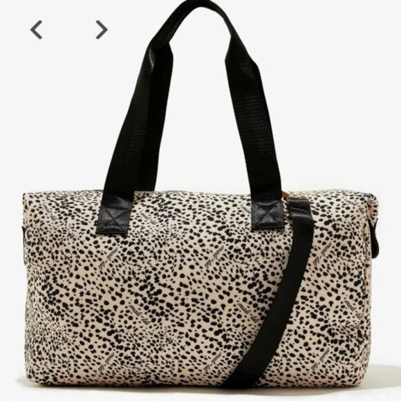 Mali & Lili NWOT Large Signature Cheetah Print Canvas Weekender Bag 16"X12"X5" - Picture 2 of 13